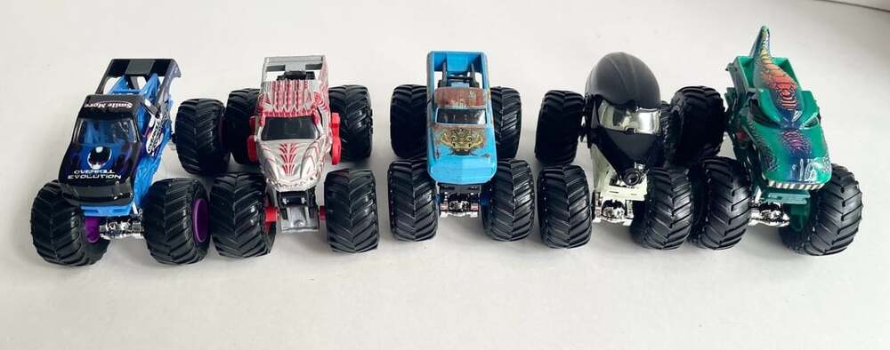 Lot of 5 Monster Jam 1:64 Scale Diecast Monster Trucks Mixed Set
